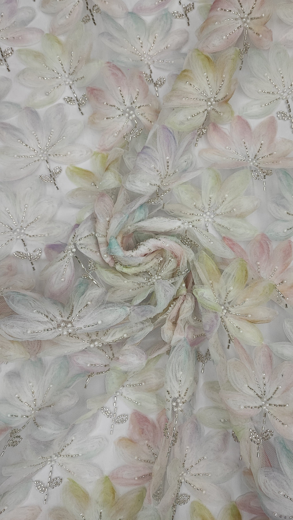 Tul Bordado Floral Con Perlas, Chaquira Y Canutillo Color Verde Oro- HH028 — Palacio Glamour