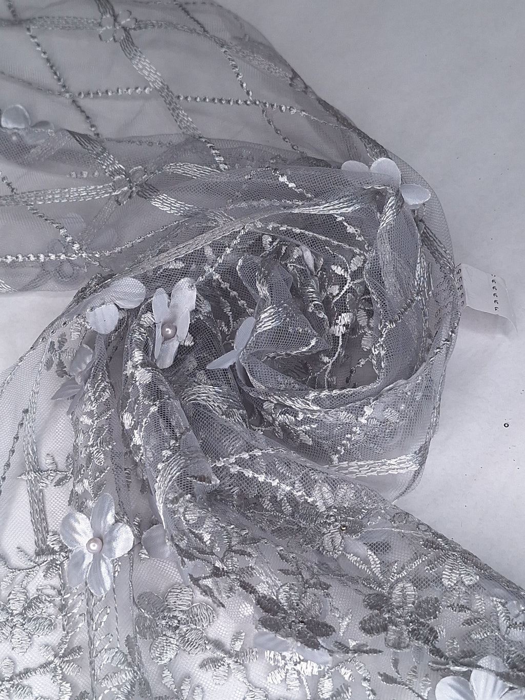 Tul bordado color plata A928 — Palacio Glamour