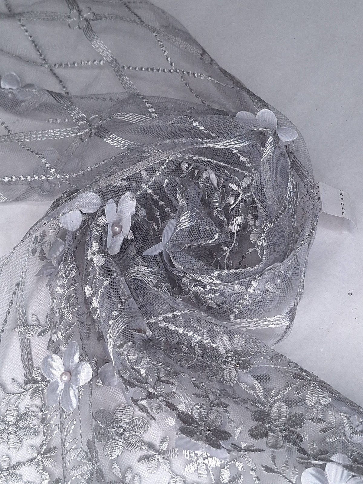 Tul bordado color plata A928 — Palacio Glamour