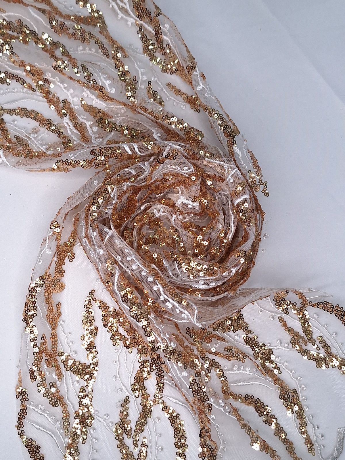 Tul bordado color oro hueso A925 — Palacio Glamour
