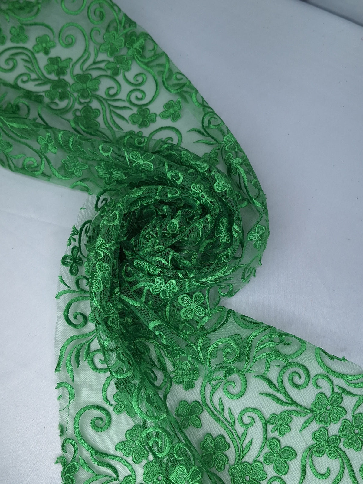 Tul bordado color esmeralda A795 — Palacio Glamour