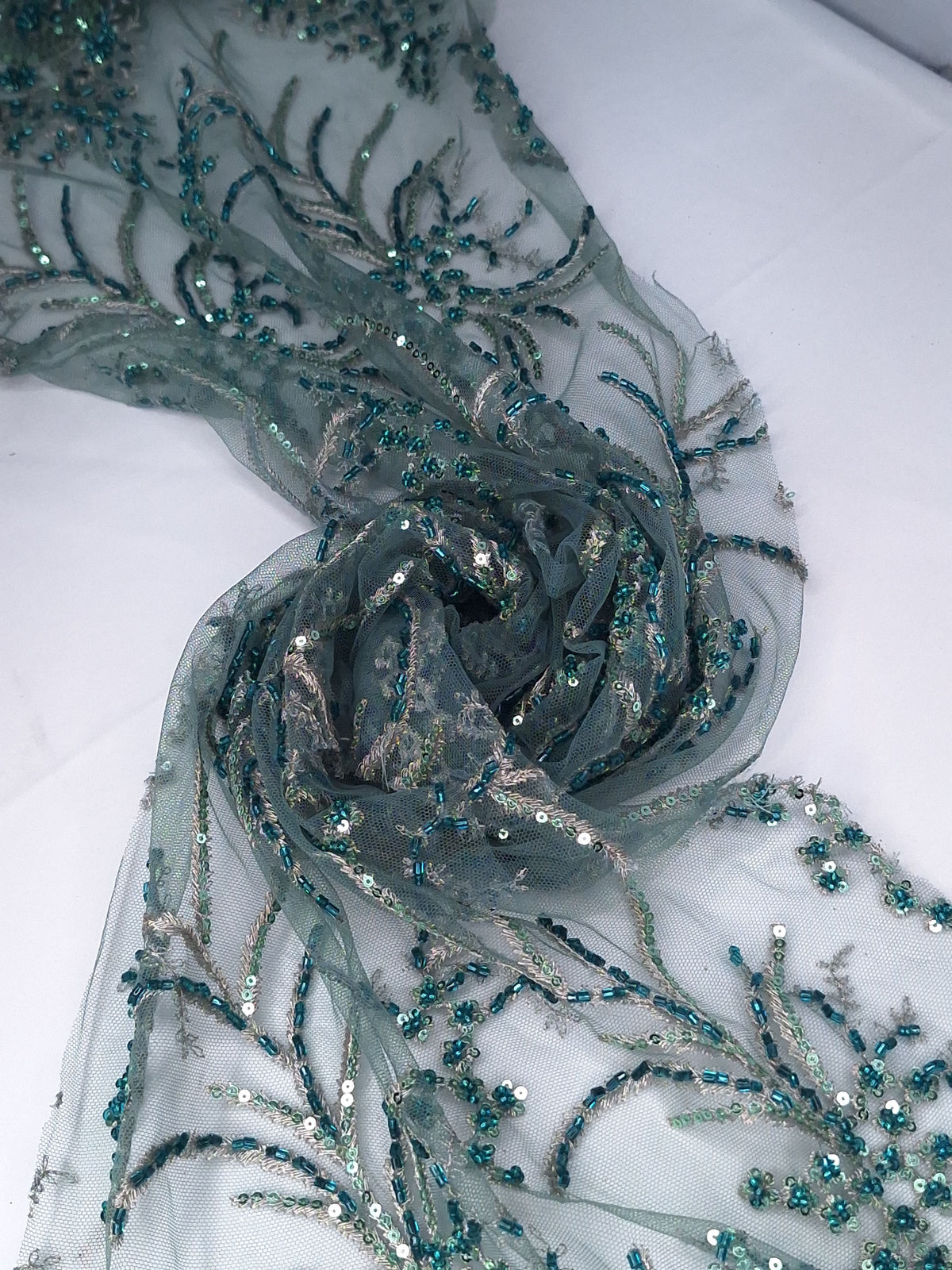 Tul bordado color esmeralda GR15 — Palacio Glamour