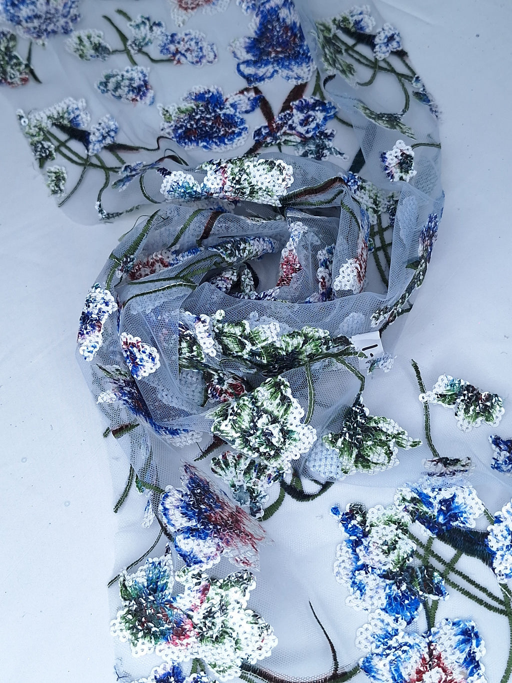 Tul bordado Con Flores de Lentejuela Color Marino A671 — Palacio Glamour