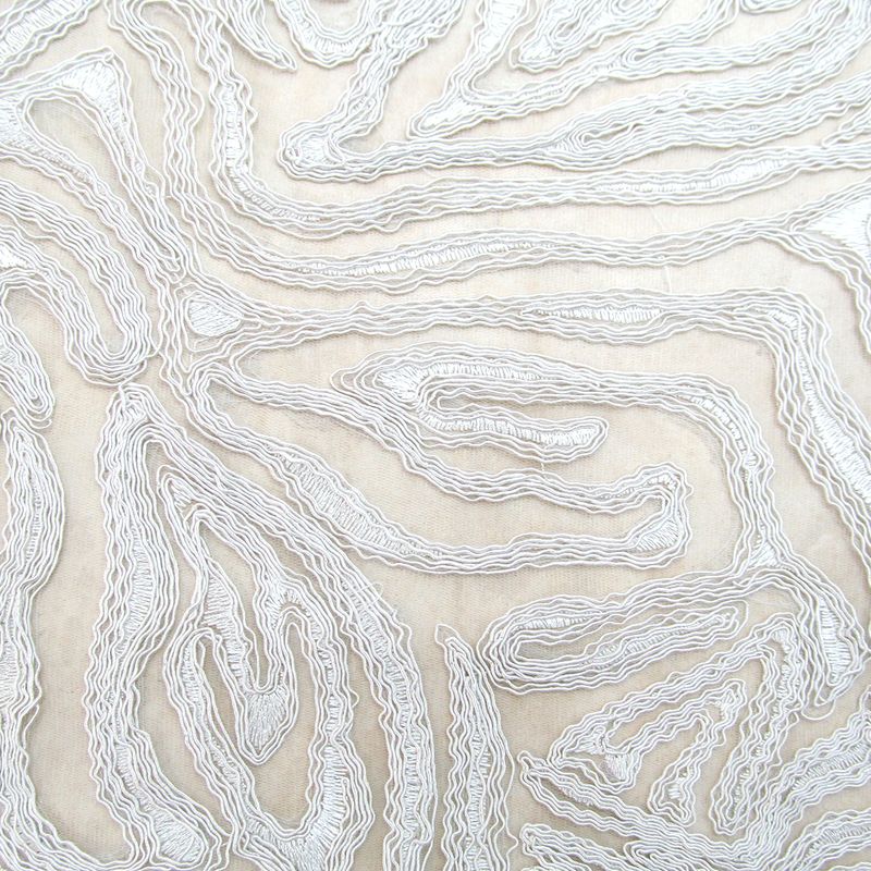 Tul bordado color blanco A154 — Palacio Glamour