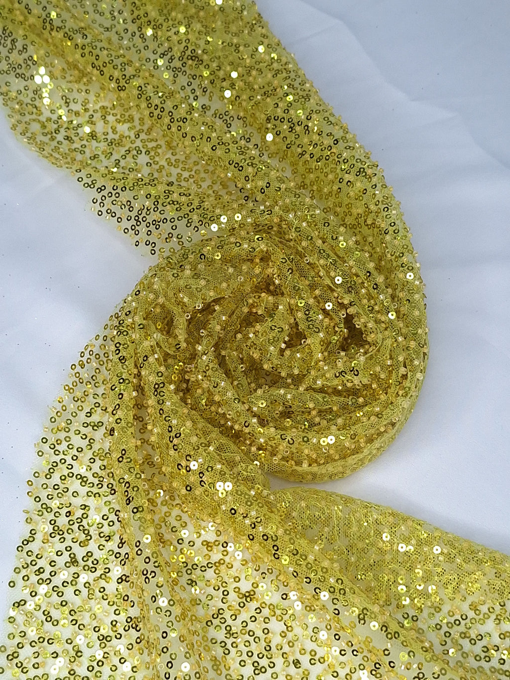 Tul bordado color amarillo A979 — Palacio Glamour
