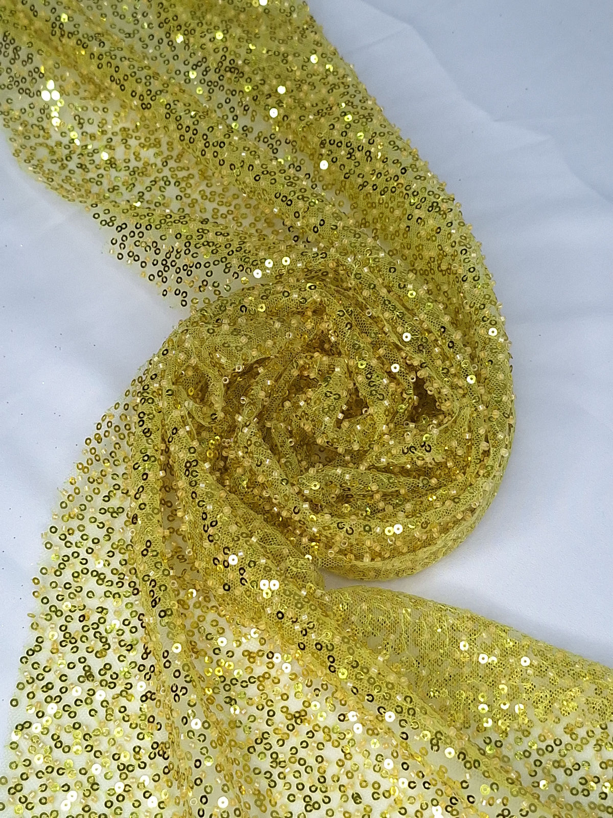 Tul bordado color amarillo A979 — Palacio Glamour