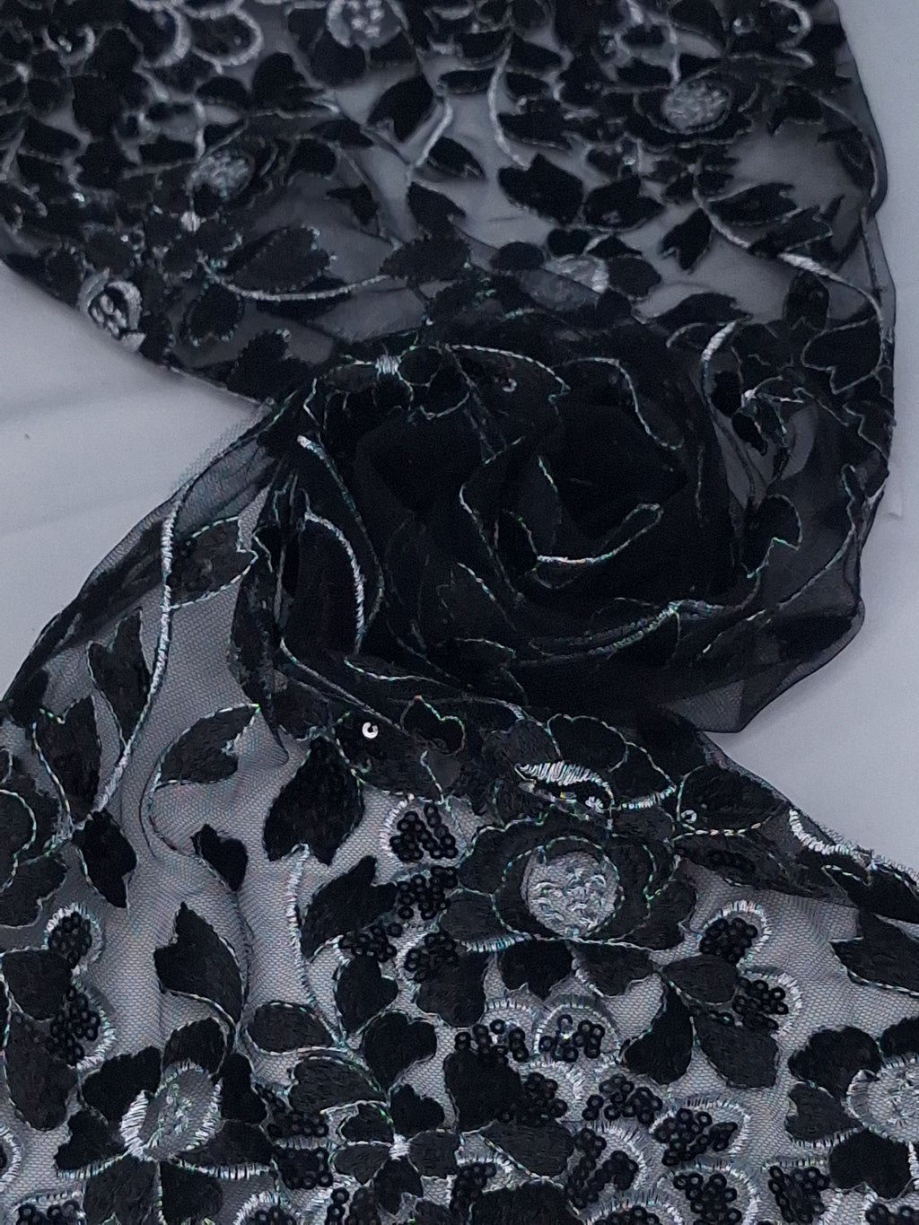 Tul bordado color negro A927 — Palacio Glamour