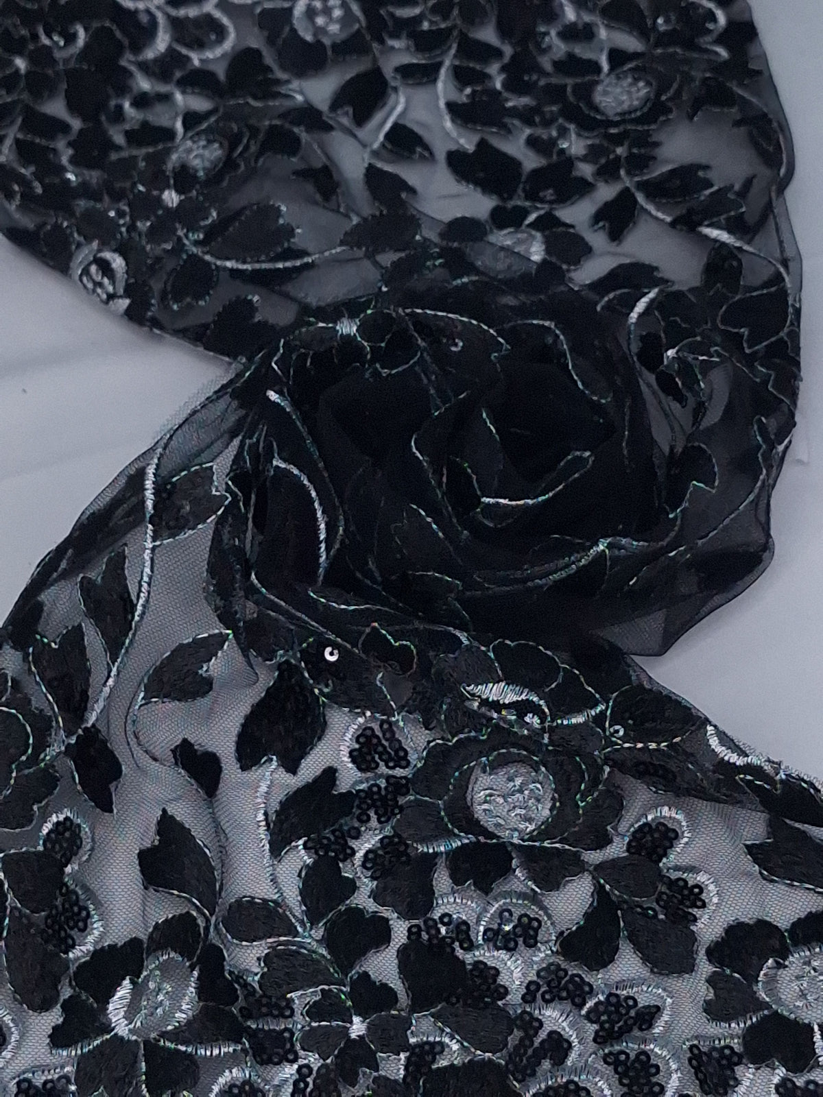 Tul bordado color negro A927 — Palacio Glamour