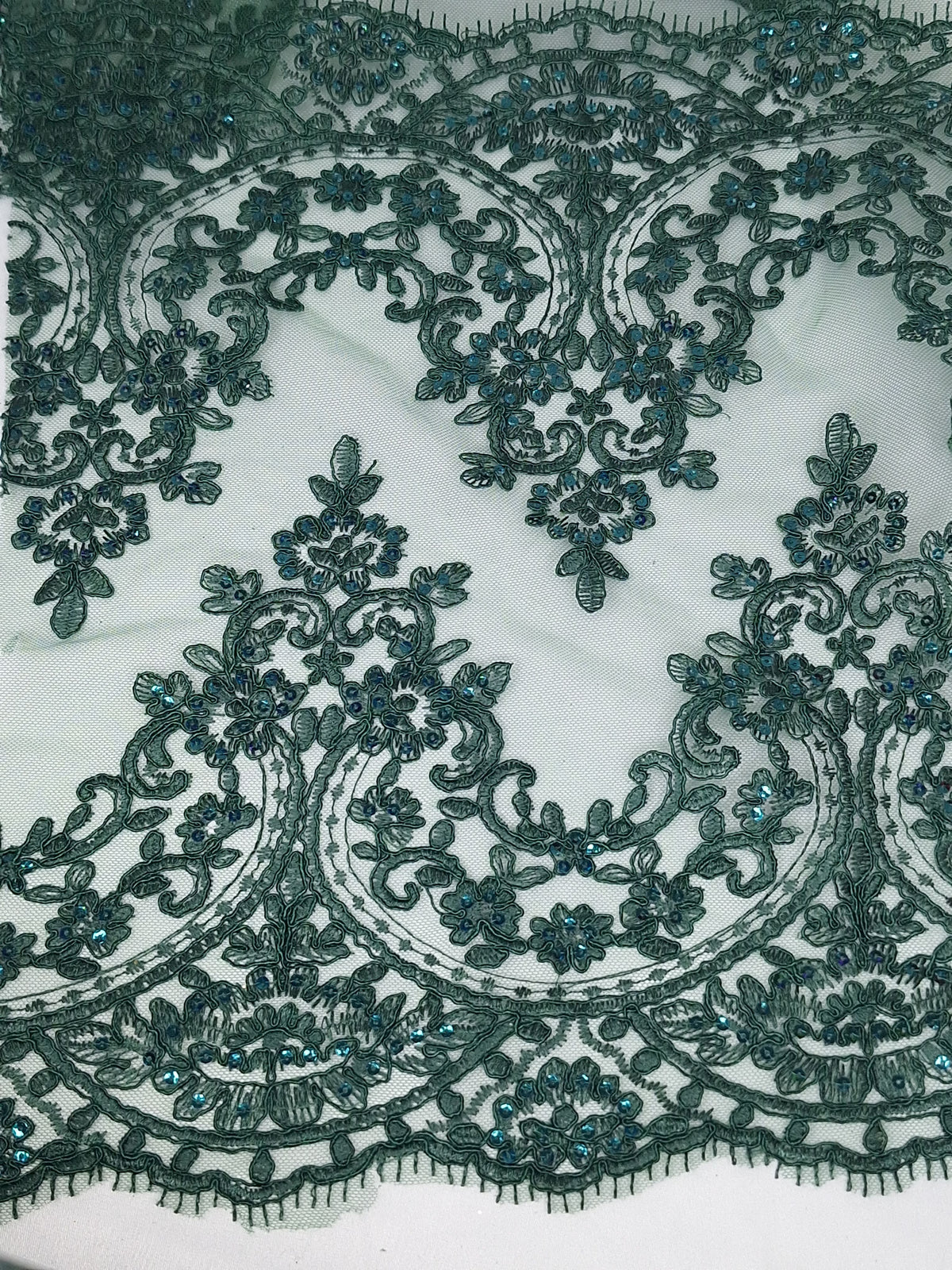 Tul bordado color botella H130 — Palacio Glamour