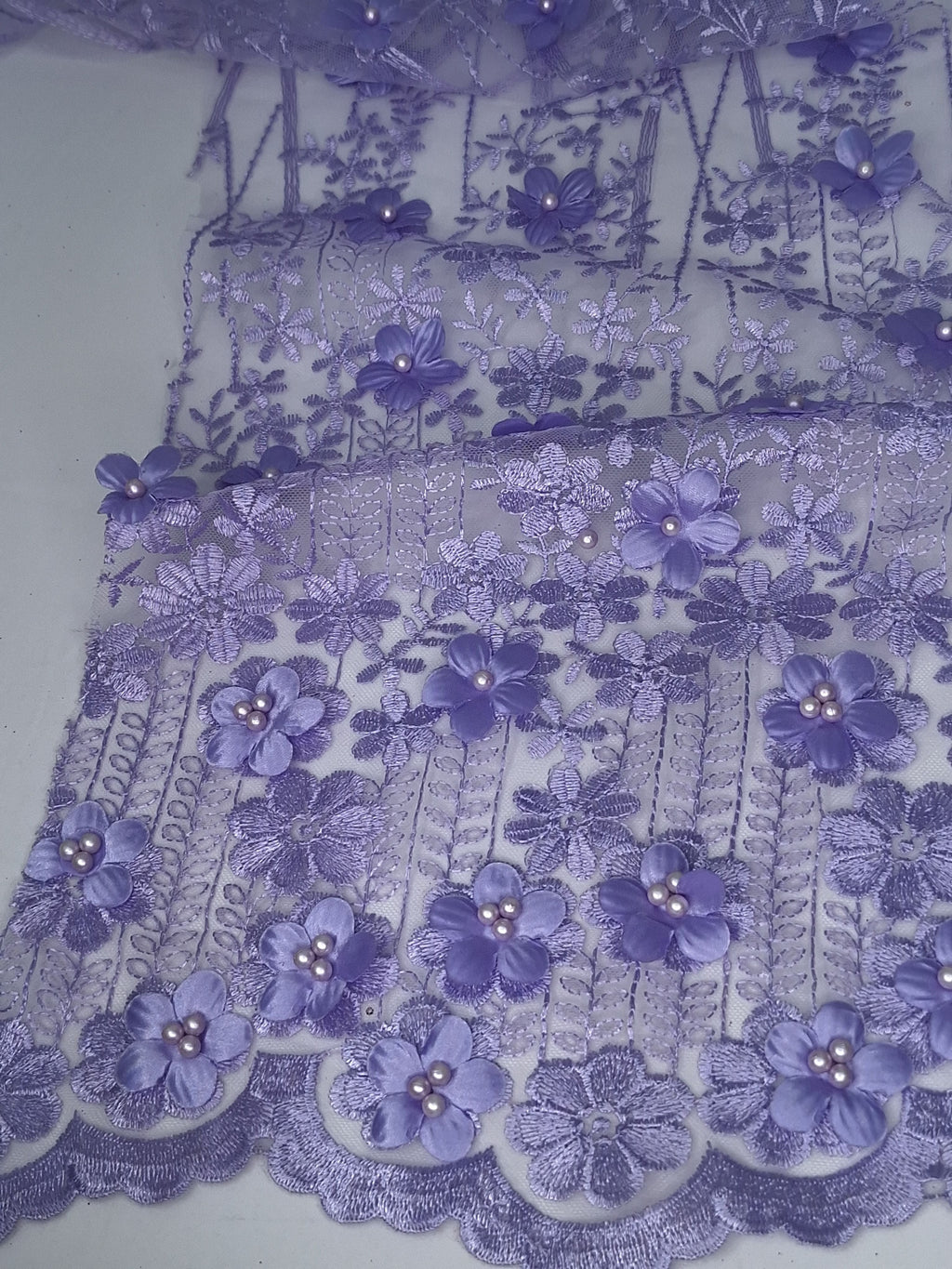 Tul bordado Con flores 3d y Perlas Color Lila Claro A928 — Palacio Glamour
