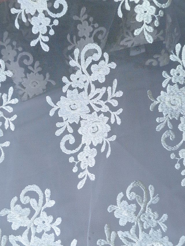Tul bordado color hueso A955 — Palacio Glamour