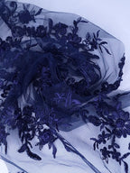 Tul bordado Floral con Orilla Ondulada Color Azul Marino A926 — Palacio Glamour