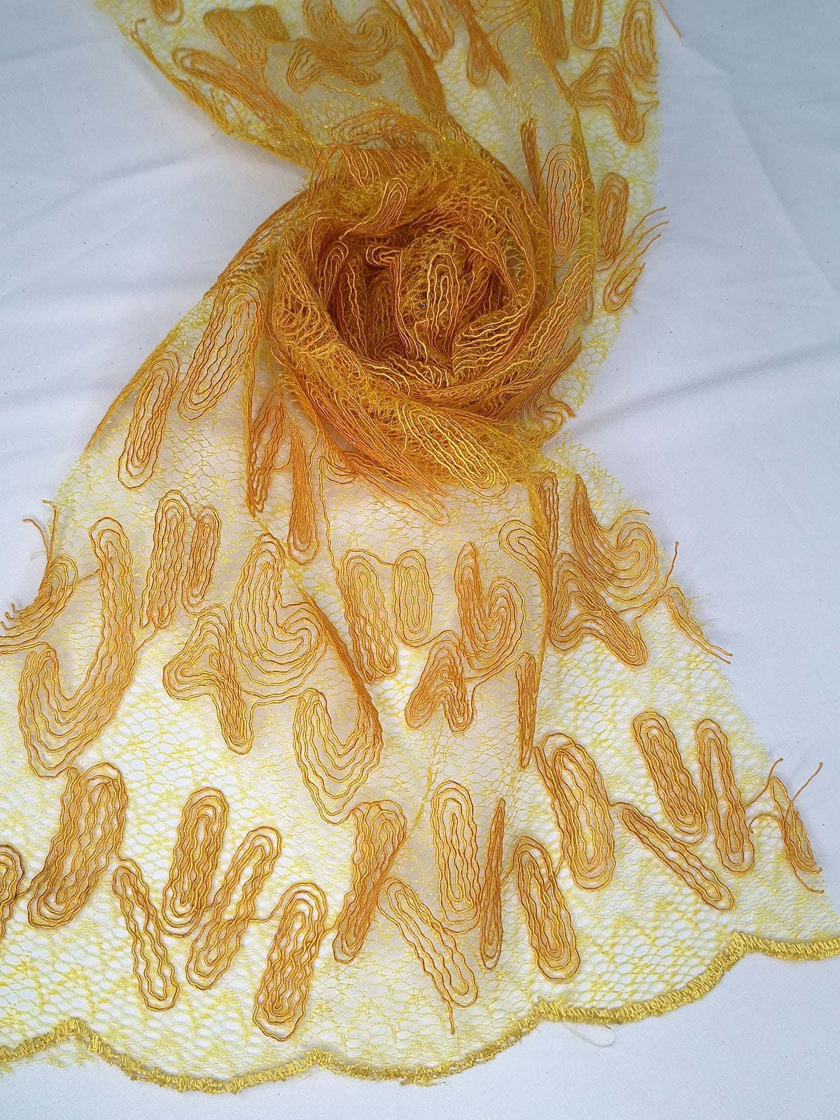 Tul bordado color amarillo A164 — Palacio Glamour