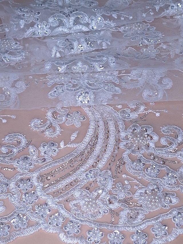 Tul bordado color blanco H156 — Palacio Glamour