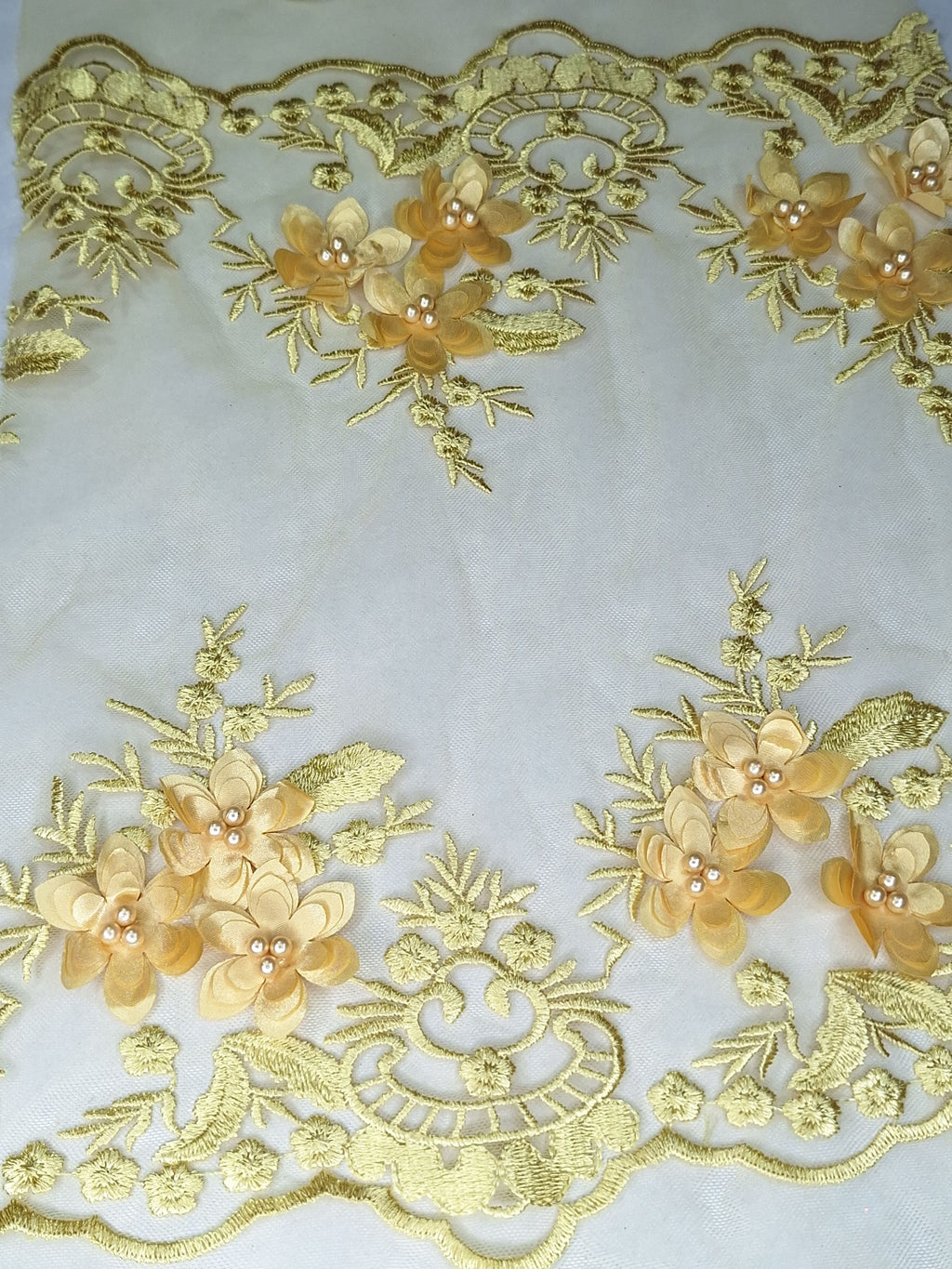 Tul bordado color amarillo H139 — Palacio Glamour
