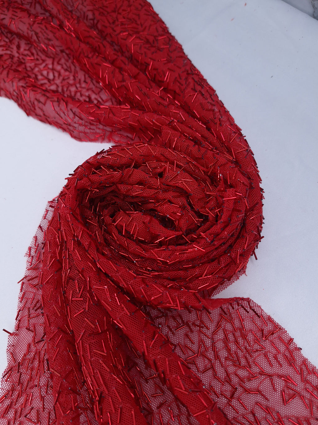 Tul bordado color rojo H072 — Palacio Glamour