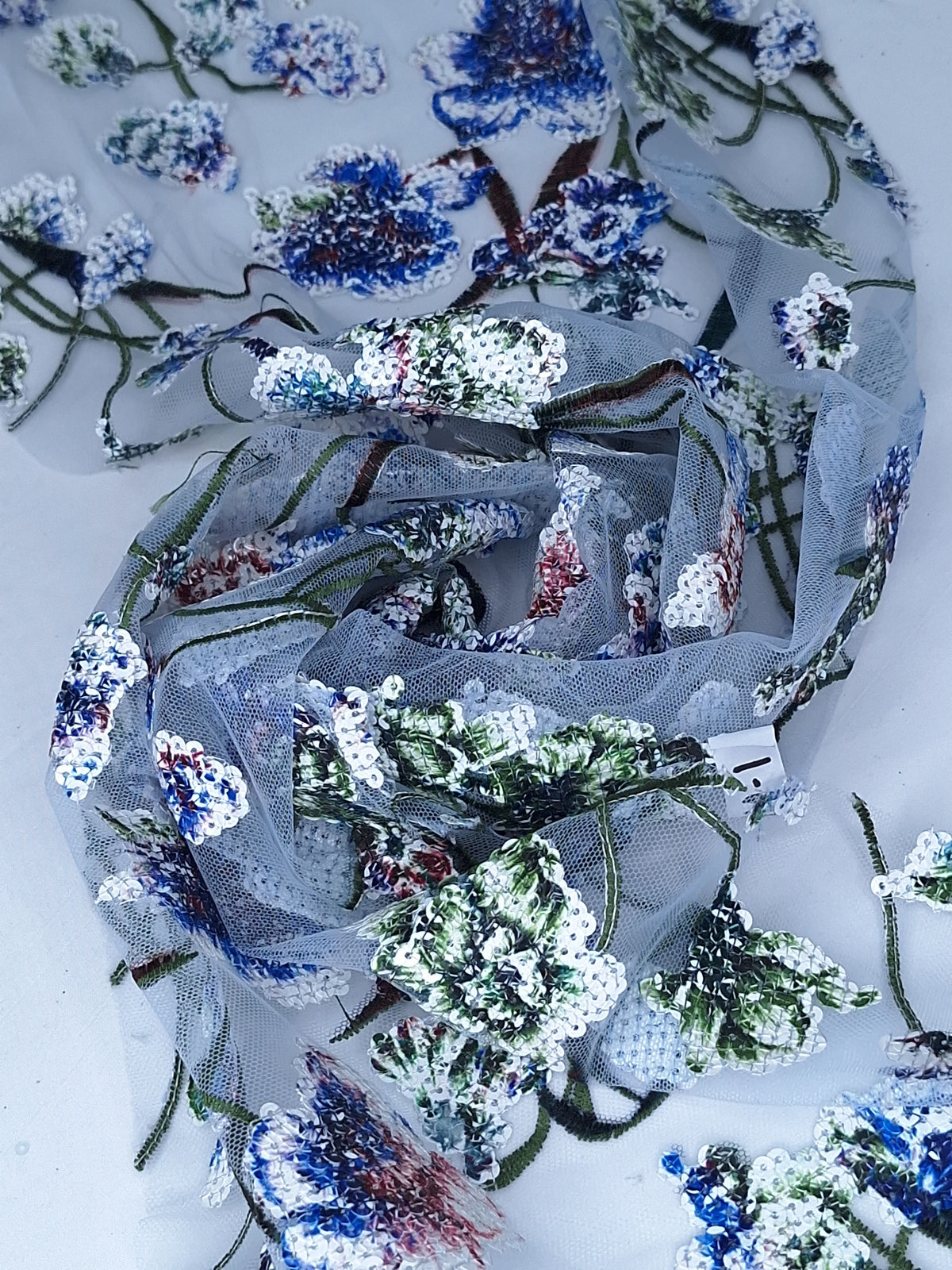 Tul bordado Con Flores de Lentejuela Color Marino A671 — Palacio Glamour