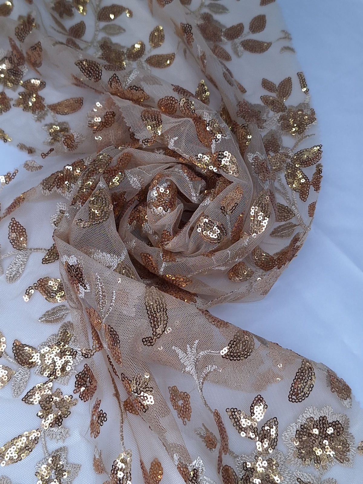 Tul bordado color oro H177 — Palacio Glamour