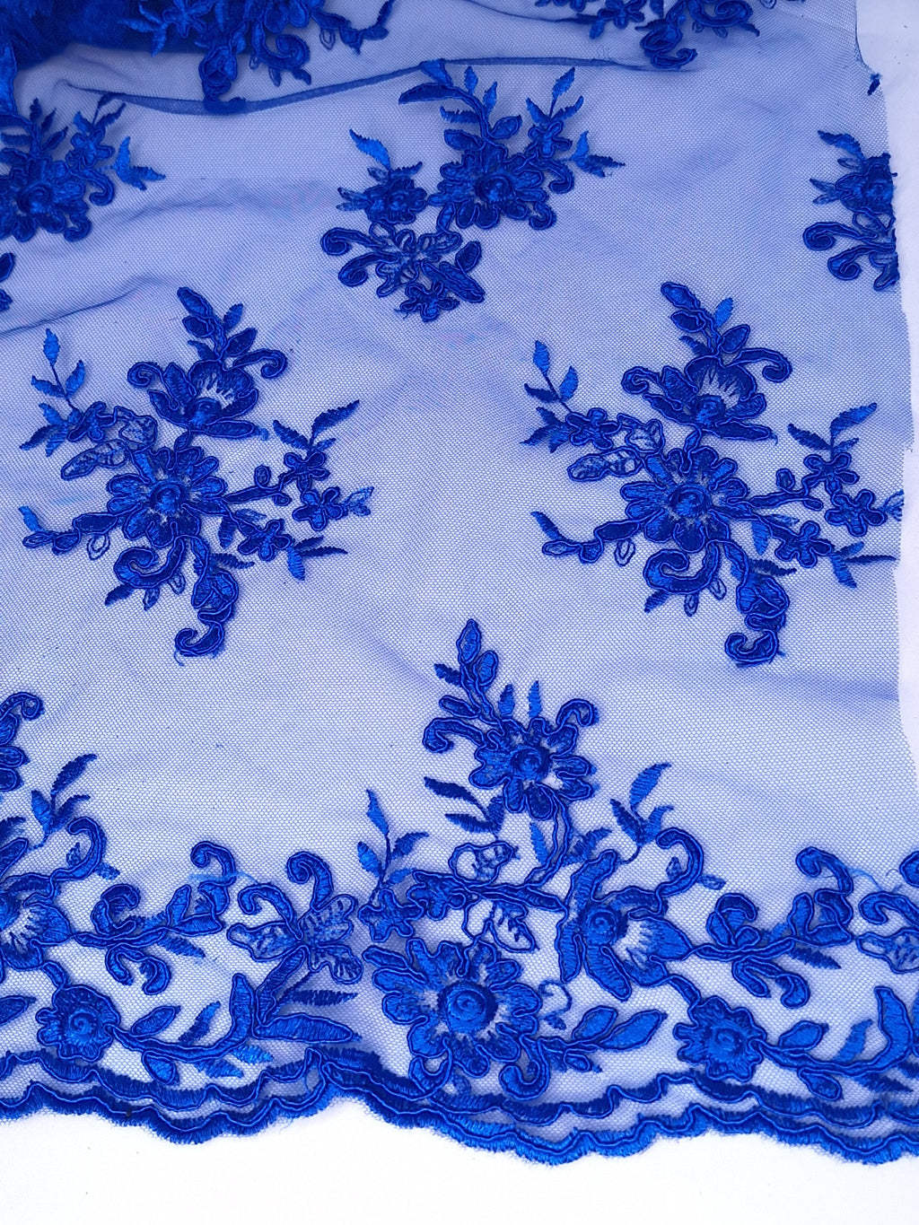 Tul bordado Floral con Orilla Ondulada Color Azul Rey A926 — Palacio Glamour
