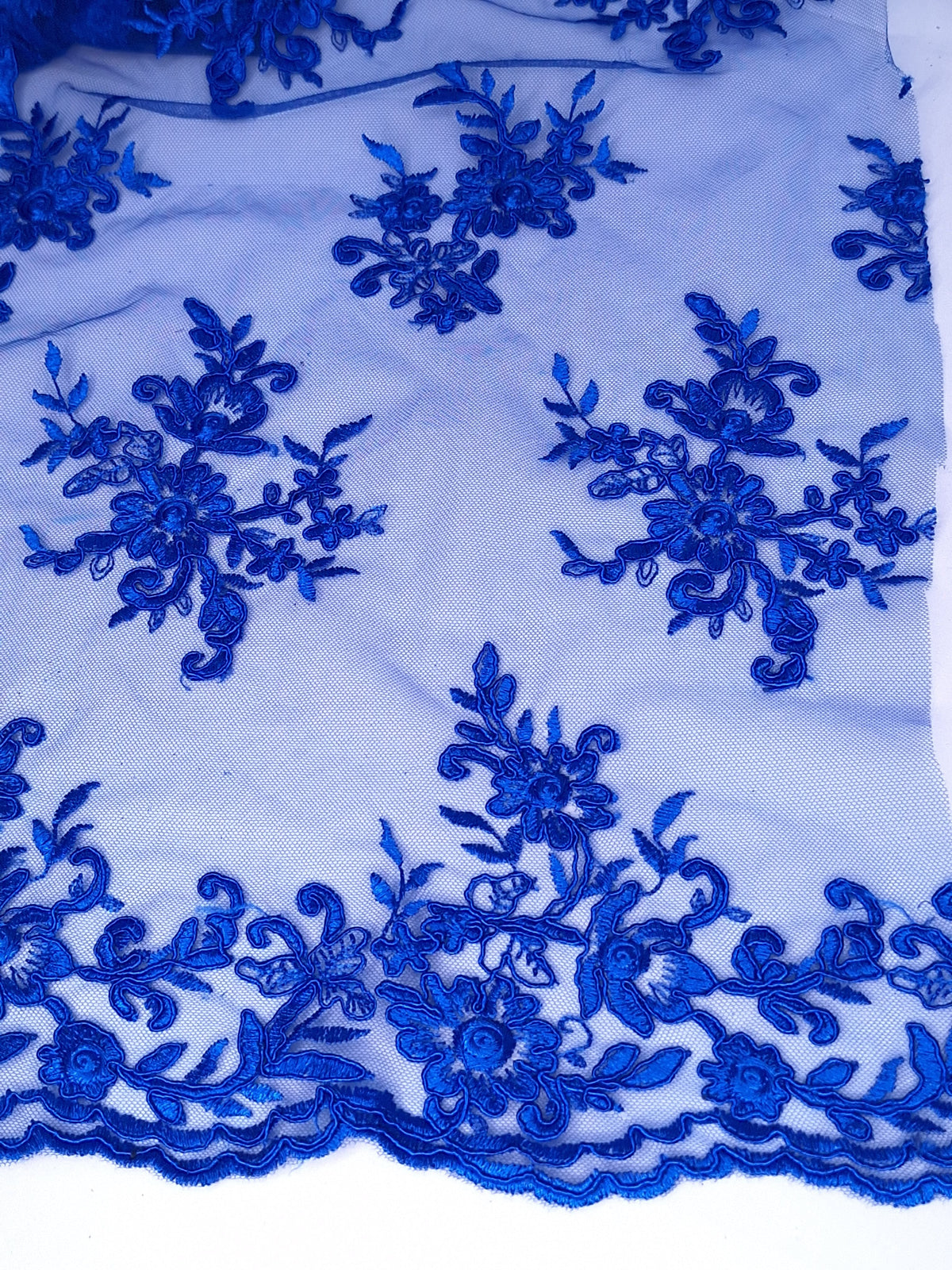Tul bordado Floral con Orilla Ondulada Color Azul Rey A926 — Palacio Glamour