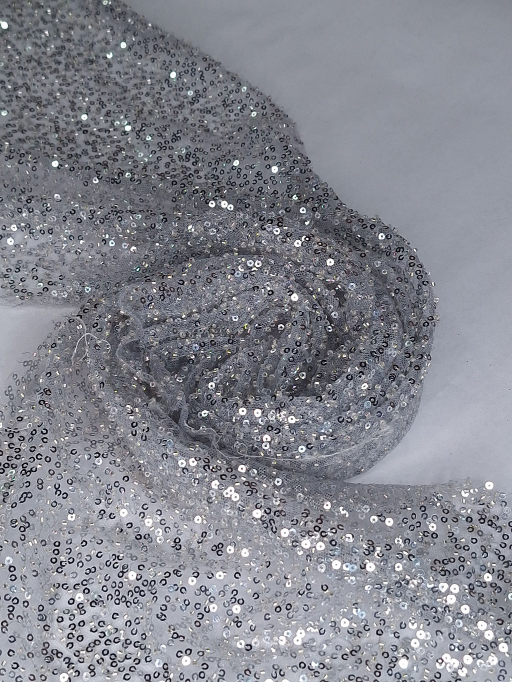 Tul bordado color plata FR979 — Palacio Glamour