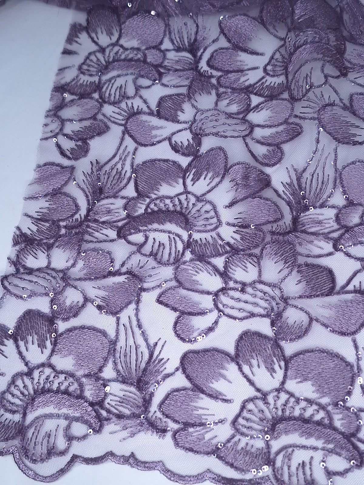 Tul bordado Con Diseño De Flores y Lentejuela Color Malva H087 — Palacio Glamour