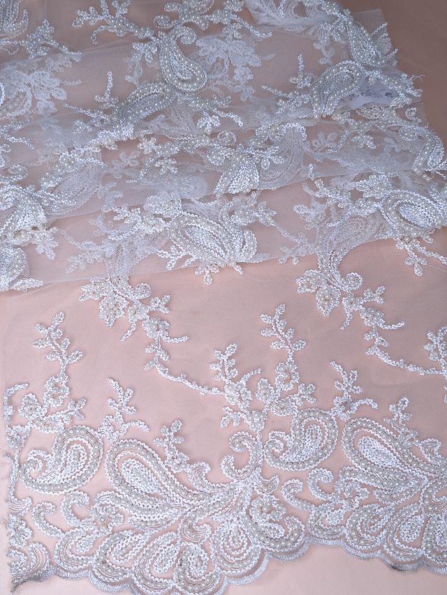 Tul bordado color hueso A884 — Palacio Glamour