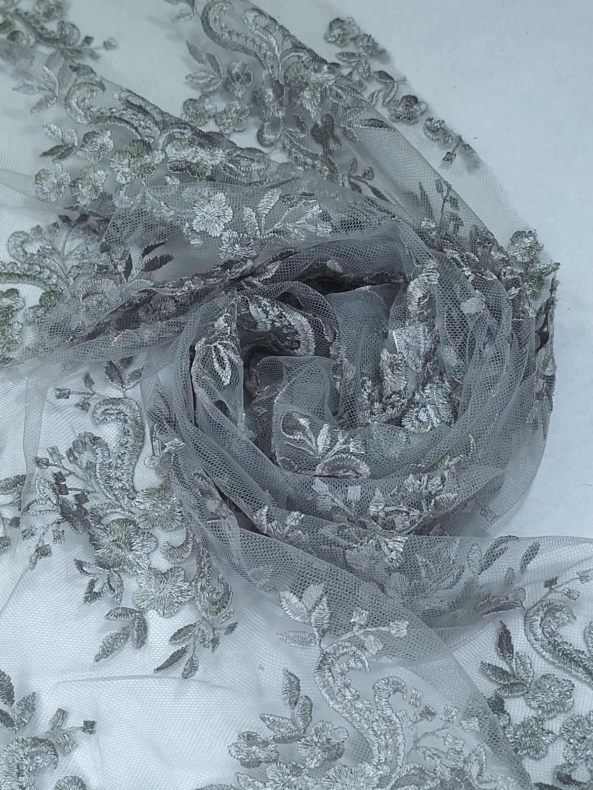 Tul bordado color gris A837 — Palacio Glamour