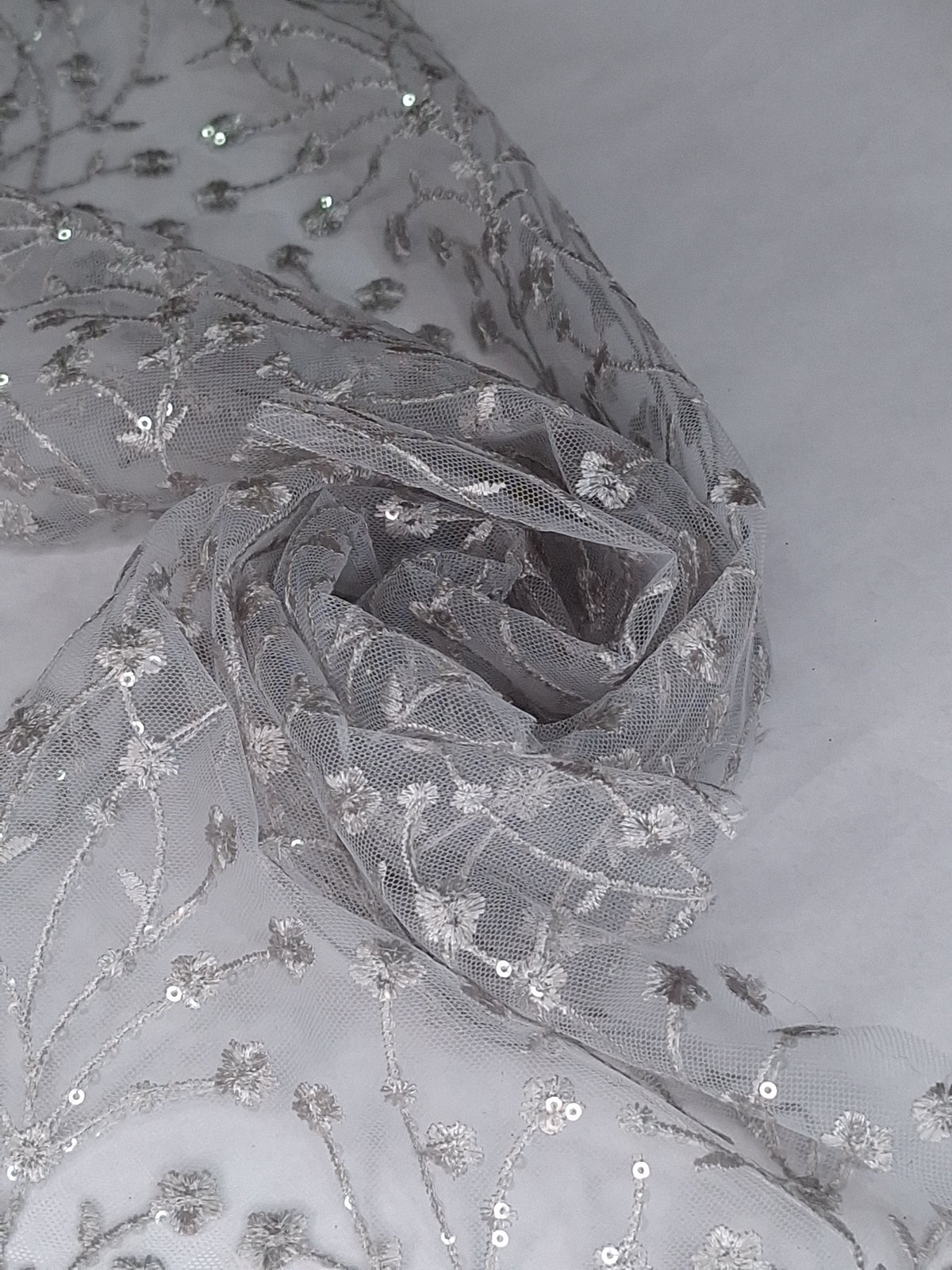 Tul bordado color plata H080 — Palacio Glamour